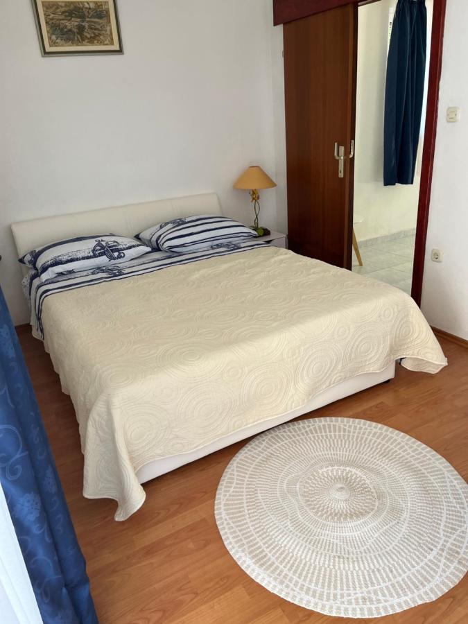 Apartments Despotovic Вис Екстериор снимка