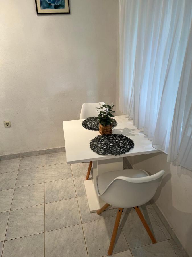 Apartments Despotovic Вис Екстериор снимка